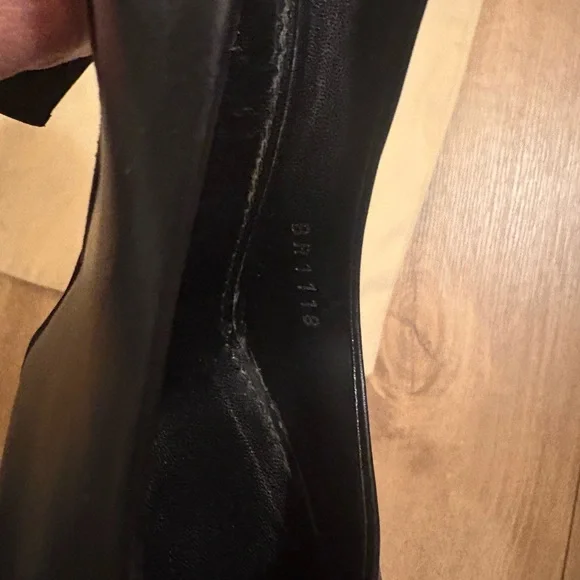 Louis Vuitton Black and Monogram Heels - Picture 7 of 10